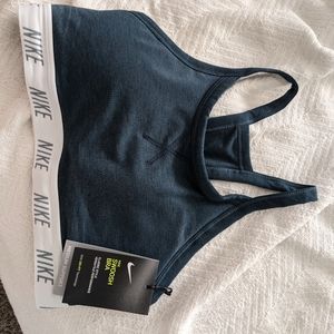 NWT Nike Medium Support Sports Bra